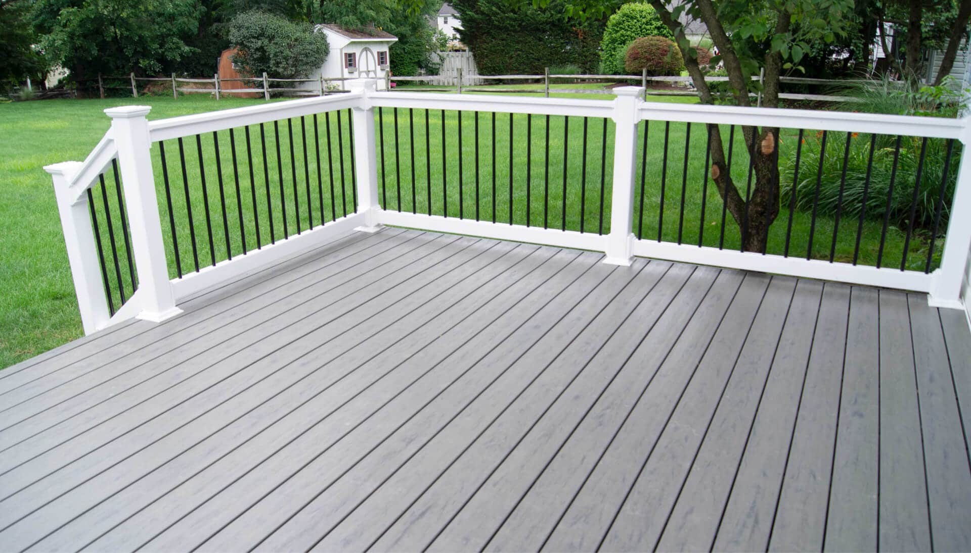 Deck Builders in Peoria IL: Enhance Your Deck's Aesthetic with Our Railing and Covers